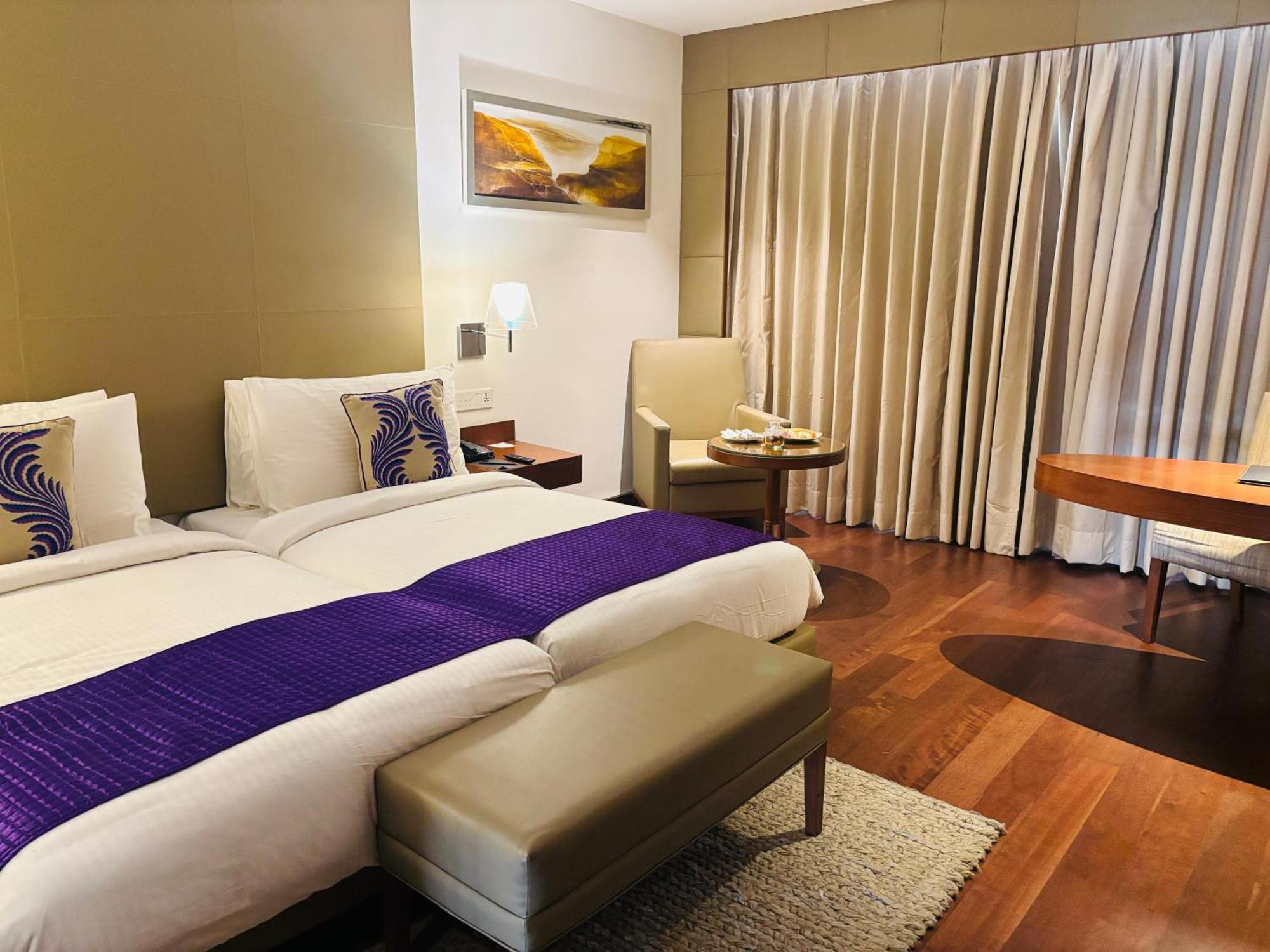 The Anya Hotel-Golf Course Road 구르가온 외부 사진