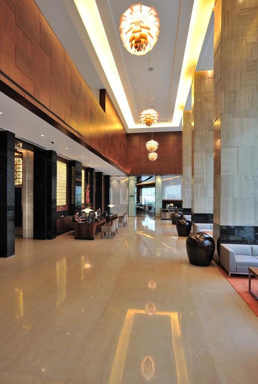 The Anya Hotel-Golf Course Road 구르가온 외부 사진