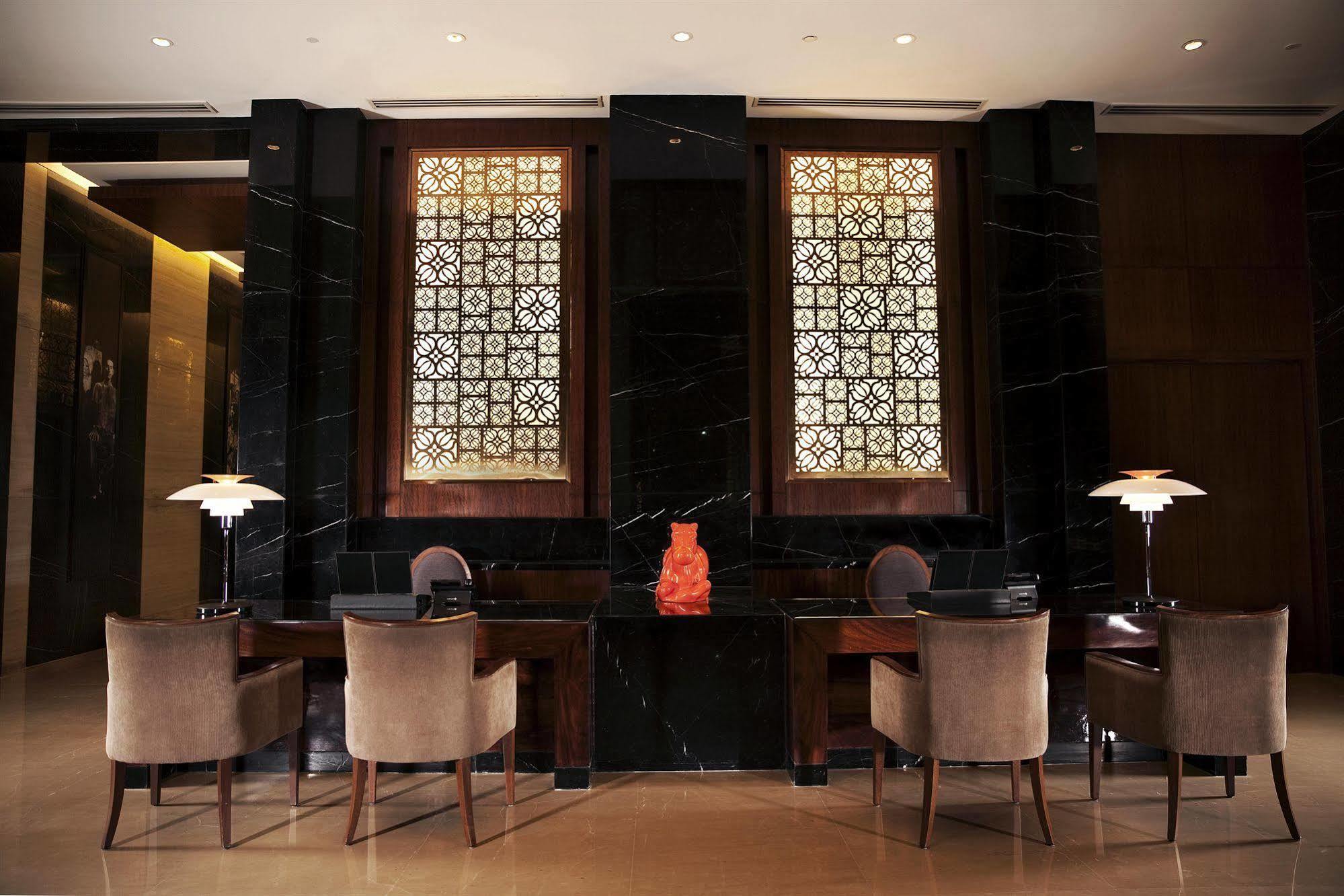 The Anya Hotel-Golf Course Road 구르가온 외부 사진