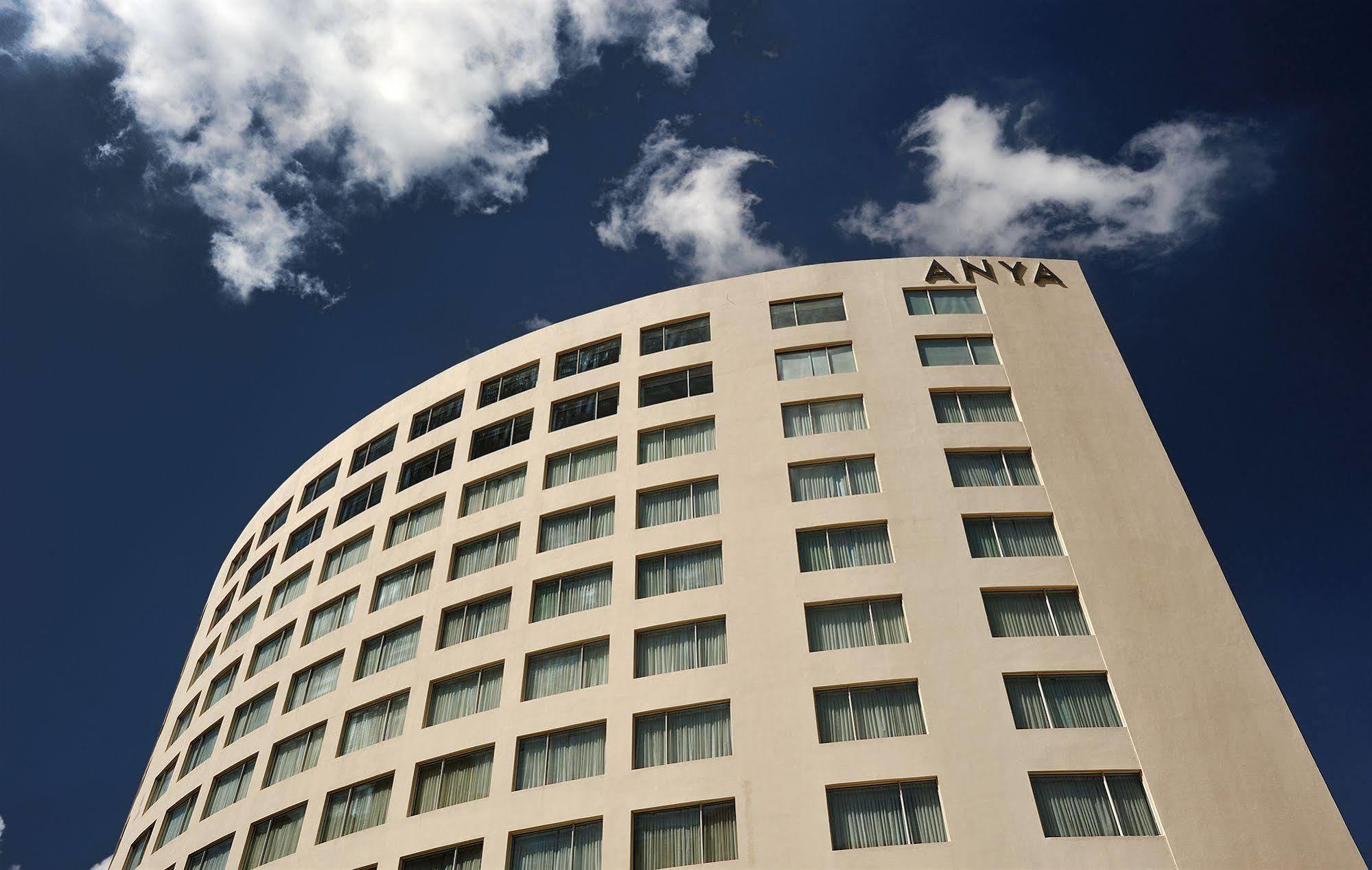 The Anya Hotel-Golf Course Road 구르가온 외부 사진
